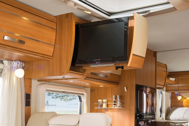 caravan-12v-tv-2