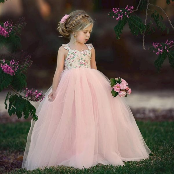The Purpose of Having a Flower Girl on Your Wedding Day