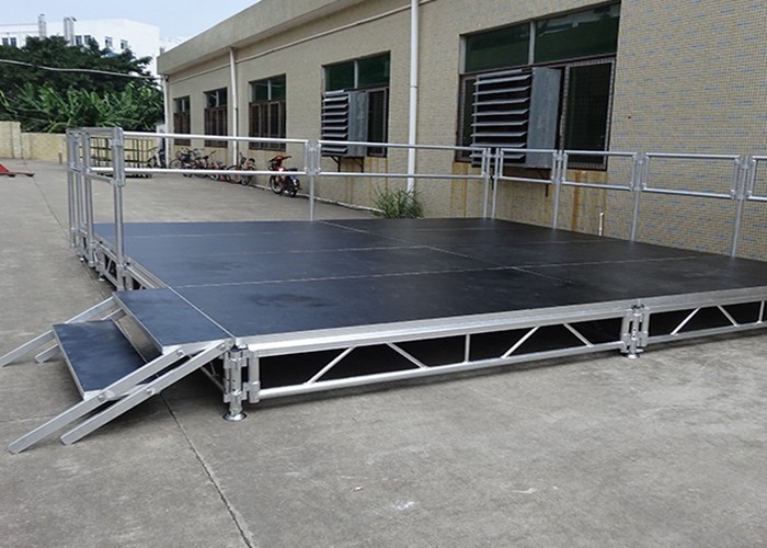 Portable outdoor stage platform