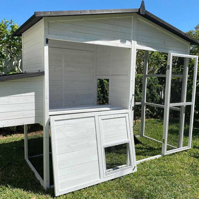 Majestic Chicken Coop